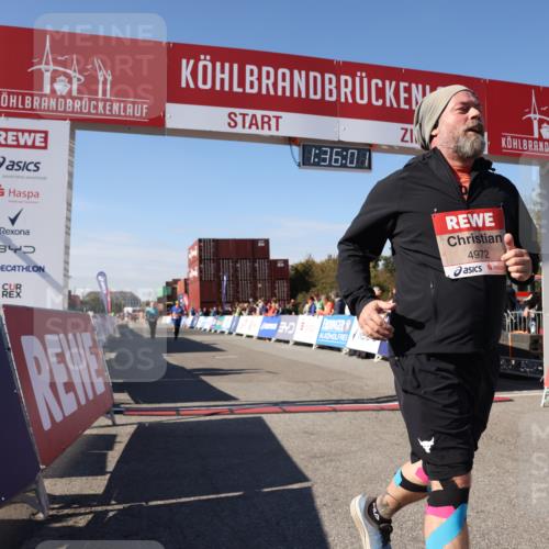 03.10.2025 - Köhlbrandbrückenlauf Lena Gebhardt http://msf.ph/oto/9070674 03.10.2025 13:36:02 Ziel 4972, 5158, 6292, 6670 meine-sportfotos.de