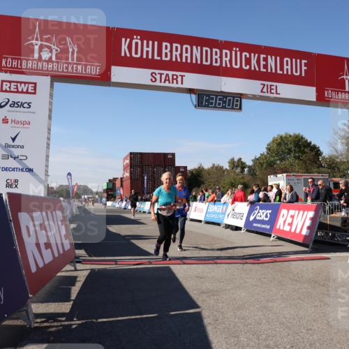 03.10.2025 - Köhlbrandbrückenlauf Lena Gebhardt http://msf.ph/oto/9070692 03.10.2025 13:36:08 Ziel 4972, 5158, 6670 meine-sportfotos.de