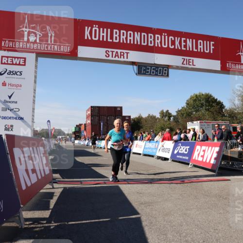 03.10.2025 - Köhlbrandbrückenlauf Lena Gebhardt http://msf.ph/oto/9070701 03.10.2025 13:36:08 Ziel 4972, 5158, 6670 meine-sportfotos.de