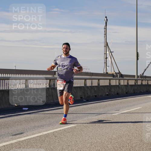 03.10.2025 - Köhlbrandbrückenlauf Michael Burmester http://msf.ph/oto/9070705 03.10.2025 12:35:05 Position 2 6002 meine-sportfotos.de
