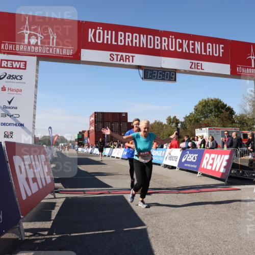 03.10.2025 - Köhlbrandbrückenlauf Lena Gebhardt http://msf.ph/oto/9070709 03.10.2025 13:36:09 Ziel 4972, 5158, 6670 meine-sportfotos.de