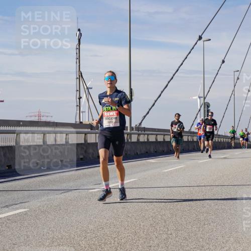 03.10.2025 - Köhlbrandbrückenlauf Michael Burmester http://msf.ph/oto/9070712 03.10.2025 12:35:07 Position 2 4060 meine-sportfotos.de