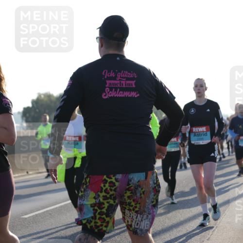 03.10.2025 - Köhlbrandbrückenlauf Jannik Wohlers http://msf.ph/oto/9070717 03.10.2025 09:17:39 Position 3 1169, 2698 meine-sportfotos.de