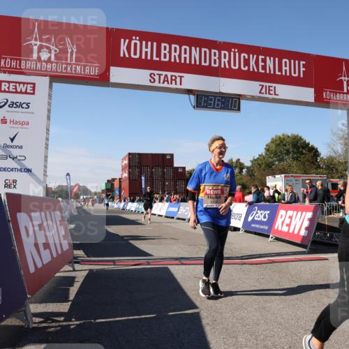 03.10.2025 - Köhlbrandbrückenlauf Lena Gebhardt http://msf.ph/oto/9070752 03.10.2025 13:36:10 Ziel 5045, 5158, 6670 meine-sportfotos.de