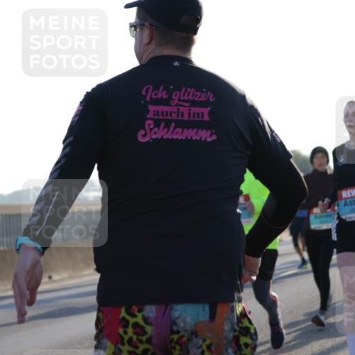 03.10.2025 - Köhlbrandbrückenlauf Jannik Wohlers http://msf.ph/oto/9070758 03.10.2025 09:17:39 Position 3 2608 meine-sportfotos.de