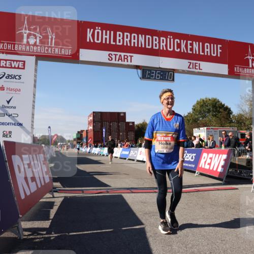 03.10.2025 - Köhlbrandbrückenlauf Lena Gebhardt http://msf.ph/oto/9070764 03.10.2025 13:36:11 Ziel 5045, 5158, 6670 meine-sportfotos.de