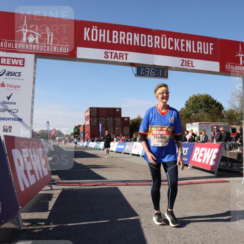 03.10.2025 - Köhlbrandbrückenlauf Lena Gebhardt http://msf.ph/oto/9070771 03.10.2025 13:36:11 Ziel 5045, 5158, 6670 meine-sportfotos.de