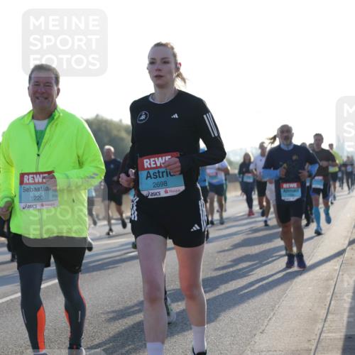 03.10.2025 - Köhlbrandbrückenlauf Jannik Wohlers http://msf.ph/oto/9070773 03.10.2025 09:17:40 Position 3 28, 1220, 2698 meine-sportfotos.de