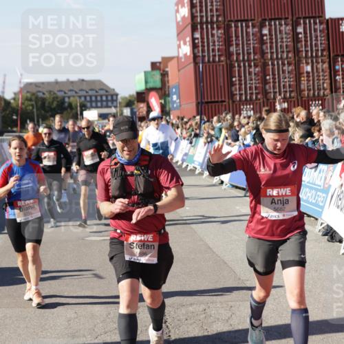 03.10.2025 - Köhlbrandbrückenlauf Jannik Wohlers http://msf.ph/oto/9070786 03.10.2025 13:14:46 Ziel 4202, 4224, 4424, 4533, 4684, 4692, 4788, 4869, 4890, 5249, 5525, 5535, 5682, 5686, 5711, 5760, 5761, 5814, 6316, 6344, 6448, 6849 meine-sportfotos.de