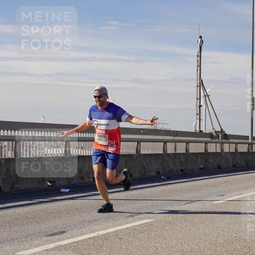 03.10.2025 - Köhlbrandbrückenlauf Michael Burmester http://msf.ph/oto/9070793 03.10.2025 12:35:15 Position 2 4023 meine-sportfotos.de