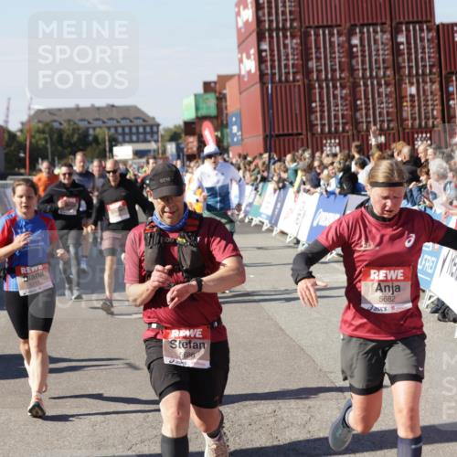 03.10.2025 - Köhlbrandbrückenlauf Jannik Wohlers http://msf.ph/oto/9070795 03.10.2025 13:14:46 Ziel 4202, 4224, 4424, 4533, 4684, 4692, 4788, 4869, 4890, 5249, 5525, 5535, 5682, 5686, 5711, 5760, 5761, 5814, 6316, 6344, 6448, 6849 meine-sportfotos.de
