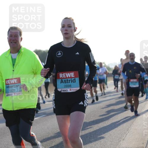 03.10.2025 - Köhlbrandbrückenlauf Jannik Wohlers http://msf.ph/oto/9070798 03.10.2025 09:17:40 Position 3 1220, 2698 meine-sportfotos.de