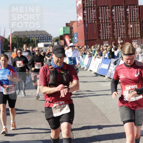 03.10.2025 - Köhlbrandbrückenlauf Jannik Wohlers http://msf.ph/oto/9070813 03.10.2025 13:14:47 Ziel 4202, 4224, 4424, 4533, 4684, 4692, 4788, 4869, 4890, 5525, 5535, 5682, 5686, 5711, 5760, 5761, 5814, 6316, 6344, 6448, 6849 meine-sportfotos.de