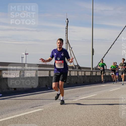 03.10.2025 - Köhlbrandbrückenlauf Michael Burmester http://msf.ph/oto/9070816 03.10.2025 12:35:17 Position 2 4104 meine-sportfotos.de