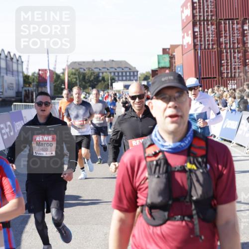 03.10.2025 - Köhlbrandbrückenlauf Jannik Wohlers http://msf.ph/oto/9070848 03.10.2025 13:14:48 Ziel 4202, 4224, 4424, 4533, 4692, 4869, 4890, 5525, 5535, 5682, 5686, 5711, 5760, 5761, 5814, 6316, 6344, 6448, 6849 meine-sportfotos.de