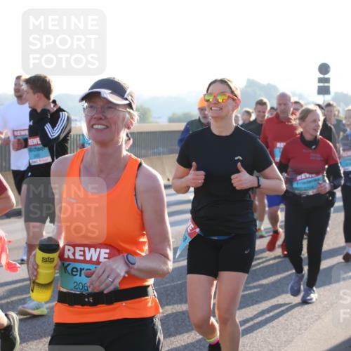 03.10.2025 - Köhlbrandbrückenlauf Lena Gebhardt http://msf.ph/oto/9070855 03.10.2025 09:24:30 Position 1 1422, 206 meine-sportfotos.de