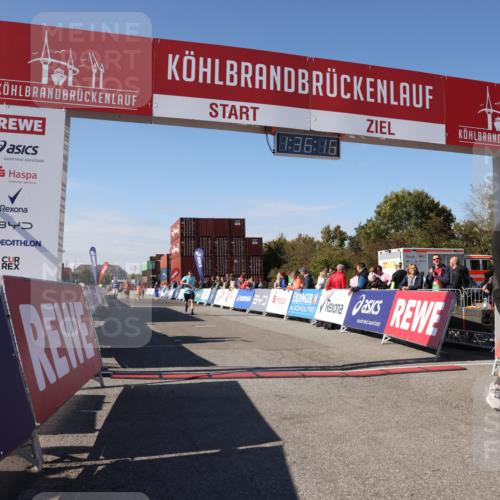 03.10.2025 - Köhlbrandbrückenlauf Lena Gebhardt http://msf.ph/oto/9070867 03.10.2025 13:36:17 Ziel 5045, 5158, 5219, 6670 meine-sportfotos.de