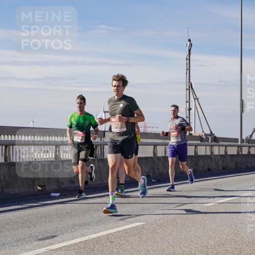 03.10.2025 - Köhlbrandbrückenlauf Michael Burmester http://msf.ph/oto/9070871 03.10.2025 12:35:21 Position 2 6817 meine-sportfotos.de