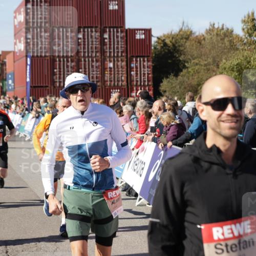 03.10.2025 - Köhlbrandbrückenlauf Jannik Wohlers http://msf.ph/oto/9070873 03.10.2025 13:14:50 Ziel 4202, 4224, 4406, 4424, 4533, 4692, 4869, 4890, 5054, 5525, 5535, 5682, 5686, 5711, 5760, 5761, 5814, 6293, 6316, 6344, 6448, 6815, 6849 meine-sportfotos.de