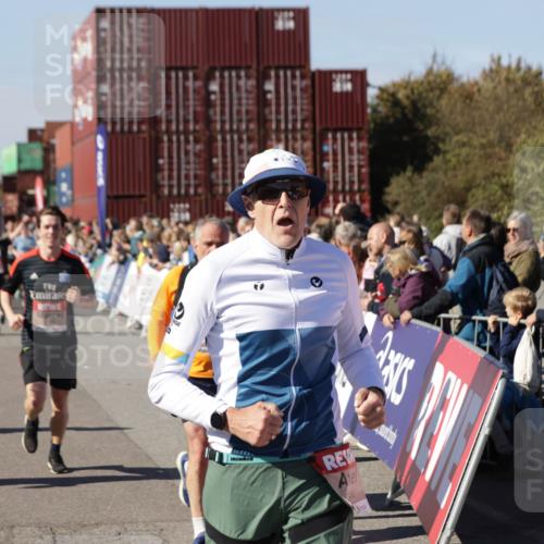 03.10.2025 - Köhlbrandbrückenlauf Jannik Wohlers http://msf.ph/oto/9070881 03.10.2025 13:14:50 Ziel 4202, 4224, 4406, 4424, 4533, 4692, 4869, 4890, 5054, 5525, 5535, 5682, 5686, 5711, 5760, 5761, 5814, 6293, 6316, 6344, 6448, 6815, 6849 meine-sportfotos.de