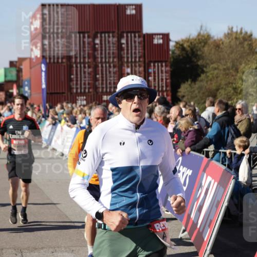 03.10.2025 - Köhlbrandbrückenlauf Jannik Wohlers http://msf.ph/oto/9070887 03.10.2025 13:14:50 Ziel 4202, 4224, 4406, 4424, 4533, 4692, 4869, 4890, 5054, 5525, 5535, 5682, 5686, 5711, 5760, 5761, 5814, 6293, 6316, 6344, 6448, 6815, 6849 meine-sportfotos.de