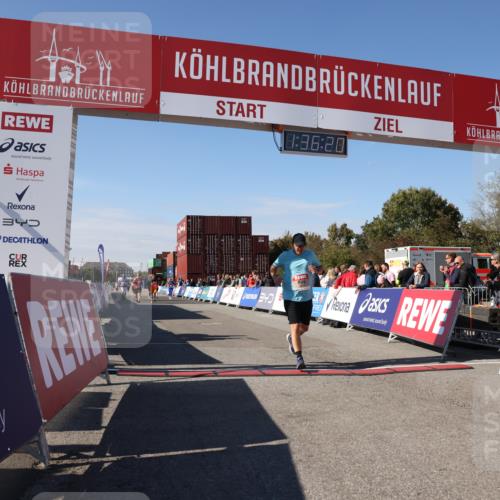 03.10.2025 - Köhlbrandbrückenlauf Lena Gebhardt http://msf.ph/oto/9070890 03.10.2025 13:36:21 Ziel 5045, 5219 meine-sportfotos.de