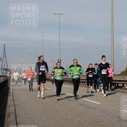 03.10.2025 - Köhlbrandbrückenlauf Fabian Wolf http://msf.ph/oto/9070913 03.10.2025 10:12:52 Position 3 2011 meine-sportfotos.de