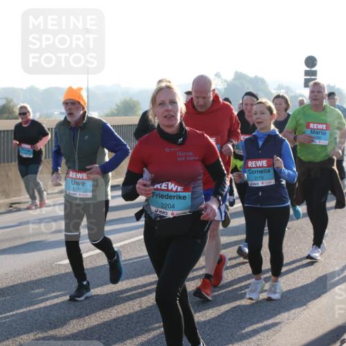 03.10.2025 - Köhlbrandbrückenlauf Lena Gebhardt http://msf.ph/oto/9070920 03.10.2025 09:24:31 Position 1 519, 3170, 2187, 2204, 3398 meine-sportfotos.de