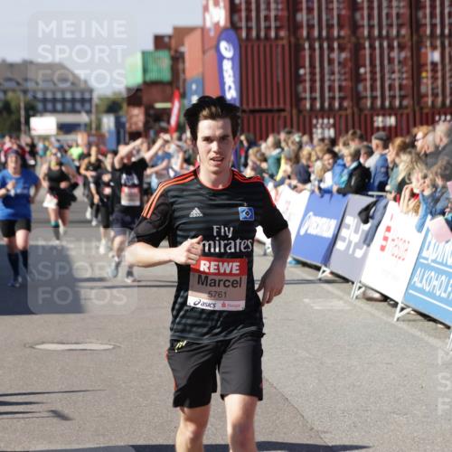 03.10.2025 - Köhlbrandbrückenlauf Jannik Wohlers http://msf.ph/oto/9070923 03.10.2025 13:14:51 Ziel 4202, 4224, 4406, 4533, 4869, 4890, 5054, 5525, 5535, 5682, 5686, 5711, 5760, 5761, 5814, 6017, 6293, 6316, 6344, 6448, 6815 meine-sportfotos.de
