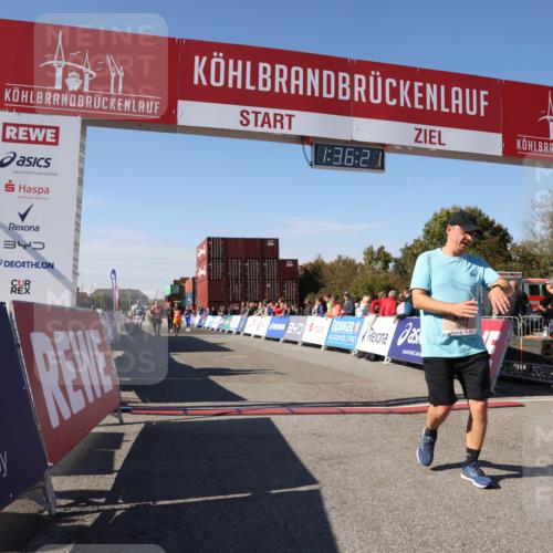03.10.2025 - Köhlbrandbrückenlauf Lena Gebhardt http://msf.ph/oto/9070930 03.10.2025 13:36:22 Ziel 5045, 5219, 6003, 6004 meine-sportfotos.de