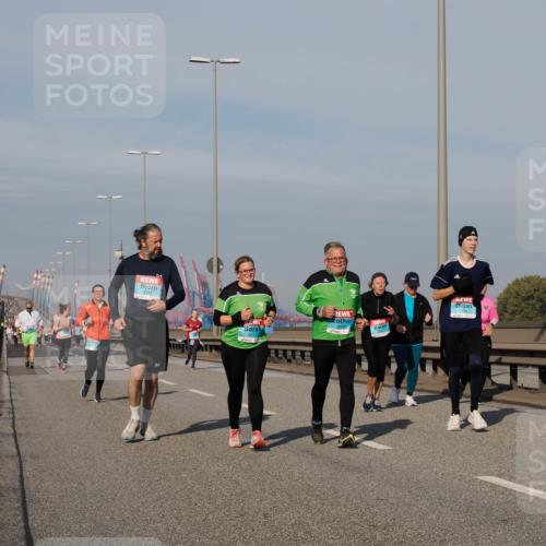 03.10.2025 - Köhlbrandbrückenlauf Fabian Wolf http://msf.ph/oto/9070958 03.10.2025 10:12:53 Position 3 2011 meine-sportfotos.de