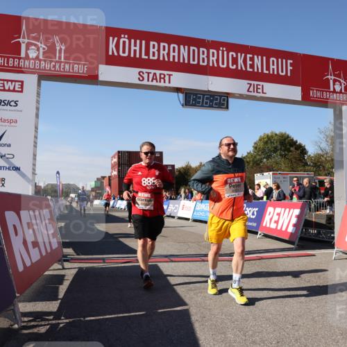 03.10.2025 - Köhlbrandbrückenlauf Lena Gebhardt http://msf.ph/oto/9070982 03.10.2025 13:36:29 Ziel 4735, 5219, 5278, 6003, 6004 meine-sportfotos.de