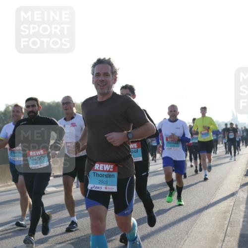 03.10.2025 - Köhlbrandbrückenlauf Jannik Wohlers http://msf.ph/oto/9070997 03.10.2025 09:17:44 Position 3 1931, 2903, 2716 meine-sportfotos.de