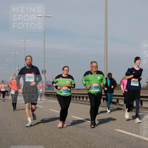 03.10.2025 - Köhlbrandbrückenlauf Fabian Wolf http://msf.ph/oto/9071003 03.10.2025 10:12:54 Position 3 2595, 2020, 2011, 2596 meine-sportfotos.de