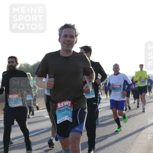 03.10.2025 - Köhlbrandbrückenlauf Jannik Wohlers http://msf.ph/oto/9071023 03.10.2025 09:17:45 Position 3 1931, 2903 meine-sportfotos.de