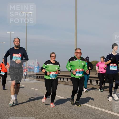 03.10.2025 - Köhlbrandbrückenlauf Fabian Wolf http://msf.ph/oto/9071032 03.10.2025 10:12:55 Position 3 3, 2011, 2020, 2596 meine-sportfotos.de