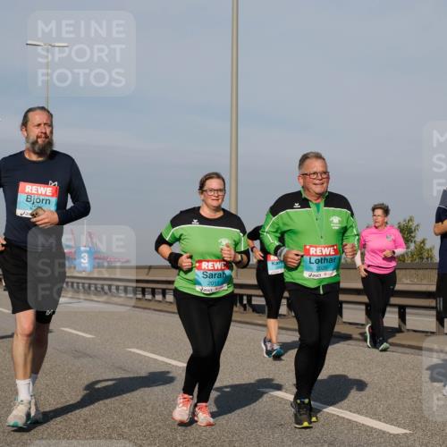 03.10.2025 - Köhlbrandbrückenlauf Fabian Wolf http://msf.ph/oto/9071063 03.10.2025 10:12:56 Position 3 3, 2011, 2397, 2020, 2596 meine-sportfotos.de