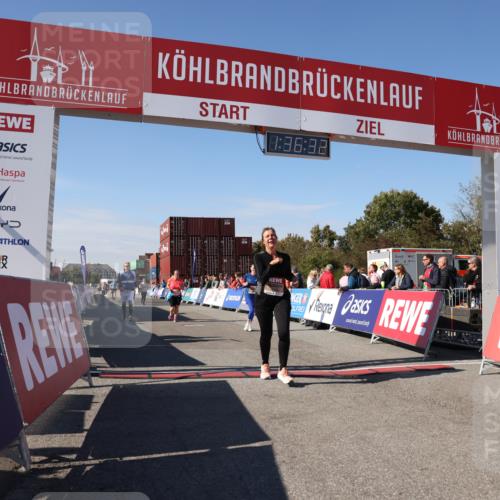 03.10.2025 - Köhlbrandbrückenlauf Lena Gebhardt http://msf.ph/oto/9071068 03.10.2025 13:36:33 Ziel 4735, 5199, 5278, 5585, 6003, 6004, 6023, 6825 meine-sportfotos.de