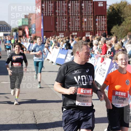 03.10.2025 - Köhlbrandbrückenlauf Jannik Wohlers http://msf.ph/oto/9071077 03.10.2025 13:14:56 Ziel 4202, 4224, 4232, 4406, 4533, 4784, 4890, 5054, 5173, 5525, 5535, 5711, 5737, 5760, 5761, 5814, 6017, 6128, 6129, 6293, 6344, 6454, 6815 meine-sportfotos.de