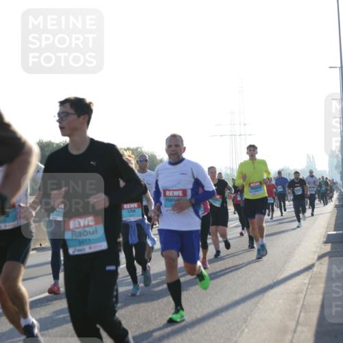 03.10.2025 - Köhlbrandbrückenlauf Jannik Wohlers http://msf.ph/oto/9071079 03.10.2025 09:17:45 Position 3 1327, 3411 meine-sportfotos.de