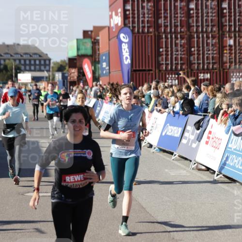 03.10.2025 - Köhlbrandbrückenlauf Jannik Wohlers http://msf.ph/oto/9071092 03.10.2025 13:14:57 Ziel 4202, 4224, 4232, 4282, 4406, 4533, 4784, 4890, 5054, 5173, 5525, 5535, 5737, 5760, 5761, 5814, 6017, 6128, 6129, 6293, 6344, 6454, 6815 meine-sportfotos.de