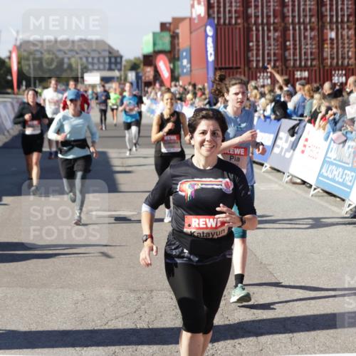 03.10.2025 - Köhlbrandbrückenlauf Jannik Wohlers http://msf.ph/oto/9071119 03.10.2025 13:14:58 Ziel 4224, 4232, 4244, 4282, 4406, 4784, 4890, 5054, 5173, 5525, 5535, 5737, 5760, 5761, 5814, 6017, 6128, 6129, 6293, 6344, 6454, 6815 meine-sportfotos.de
