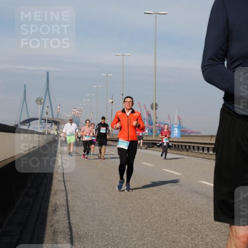 03.10.2025 - Köhlbrandbrückenlauf Fabian Wolf http://msf.ph/oto/9071121 03.10.2025 10:12:58 Position 3 2211, 2595 meine-sportfotos.de
