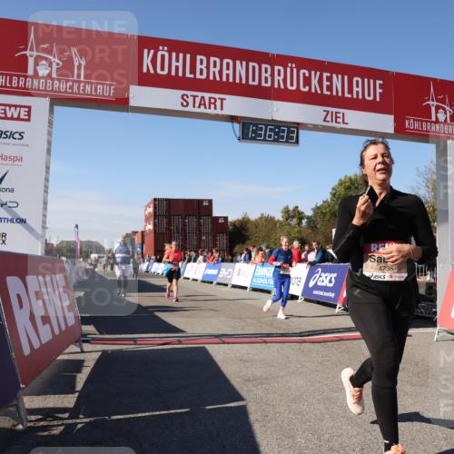 03.10.2025 - Köhlbrandbrückenlauf Lena Gebhardt http://msf.ph/oto/9071126 03.10.2025 13:36:34 Ziel 4735, 5199, 5278, 5585, 6003, 6004, 6023, 6825 meine-sportfotos.de