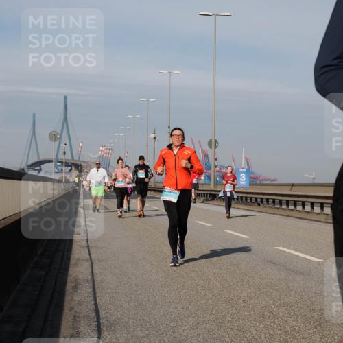 03.10.2025 - Köhlbrandbrückenlauf Fabian Wolf http://msf.ph/oto/9071129 03.10.2025 10:12:58 Position 3 2211, 3 meine-sportfotos.de
