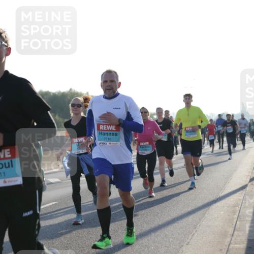 03.10.2025 - Köhlbrandbrückenlauf Jannik Wohlers http://msf.ph/oto/9071130 03.10.2025 09:17:46 Position 3 3411, 2716 meine-sportfotos.de