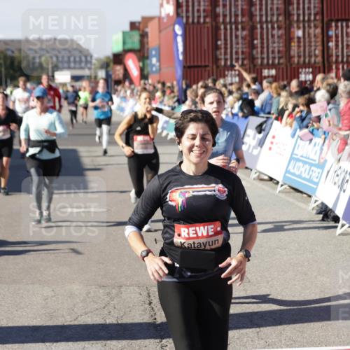 03.10.2025 - Köhlbrandbrückenlauf Jannik Wohlers http://msf.ph/oto/9071132 03.10.2025 13:14:58 Ziel 4224, 4232, 4244, 4282, 4406, 4784, 4890, 5054, 5173, 5525, 5535, 5737, 5760, 5761, 5814, 6017, 6128, 6129, 6293, 6344, 6454, 6815 meine-sportfotos.de