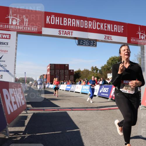 03.10.2025 - Köhlbrandbrückenlauf Lena Gebhardt http://msf.ph/oto/9071134 03.10.2025 13:36:34 Ziel 4735, 5199, 5278, 5585, 6003, 6004, 6023, 6825 meine-sportfotos.de