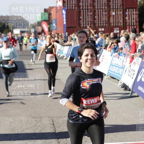 03.10.2025 - Köhlbrandbrückenlauf Jannik Wohlers http://msf.ph/oto/9071139 03.10.2025 13:14:58 Ziel 4224, 4232, 4244, 4282, 4406, 4784, 4890, 5054, 5173, 5525, 5535, 5737, 5760, 5761, 5814, 6017, 6128, 6129, 6293, 6344, 6454, 6815 meine-sportfotos.de