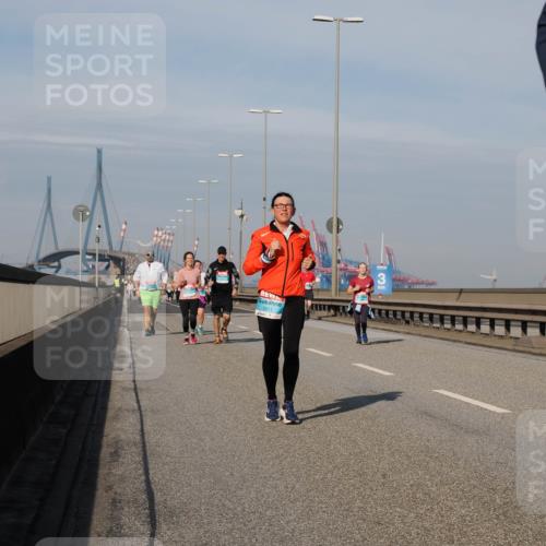 03.10.2025 - Köhlbrandbrückenlauf Fabian Wolf http://msf.ph/oto/9071140 03.10.2025 10:12:58 Position 3 2211, 3 meine-sportfotos.de